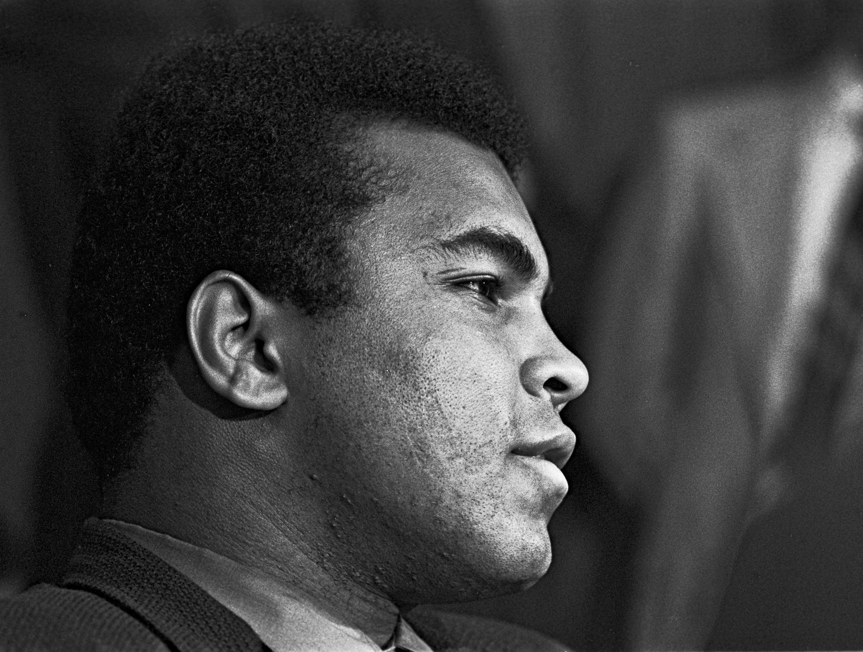 May 18, 1971 - Modesto, California, United States: Sportsmen of Stanislaus Club invited Muhammad Ali to speak in Modesto. In the past, the SOS Club had hosted other boxing greats such as Max Baer, Jack Dempsey, Joe Louis, Rocky Marciano and Joe Frazier. One month later in June of 1971, the Supreme Court ruled in favor of Ali on the issue of his draft evasion conviction, clearing the way for him to box and eventually regain his title. SOS was a male-only organization at that time and charged $5.00 per dinner ticket., Image: 175186988, License: Rights-managed, Restrictions: , Model Release: no, Credit line: Profimedia, Polaris