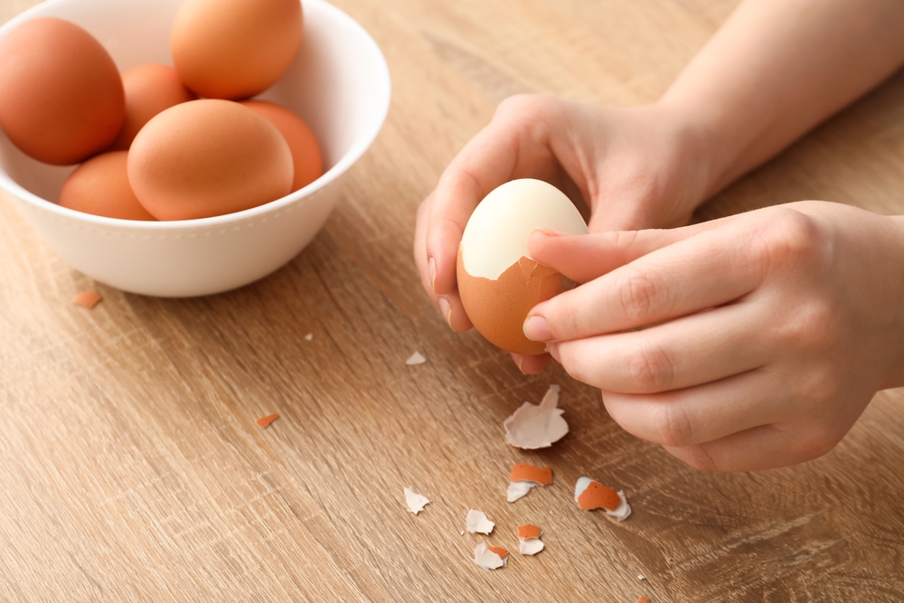 kako oguliti kuhana jaja